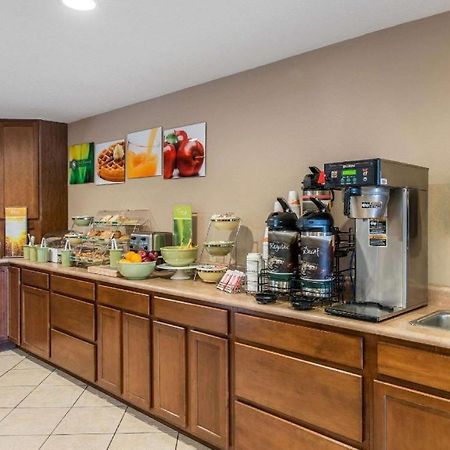 Quality Inn Burlington Bagian luar foto