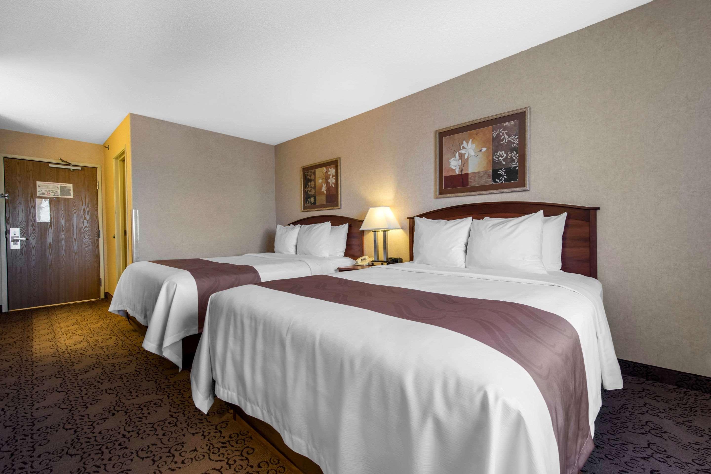 Quality Inn Burlington Bagian luar foto