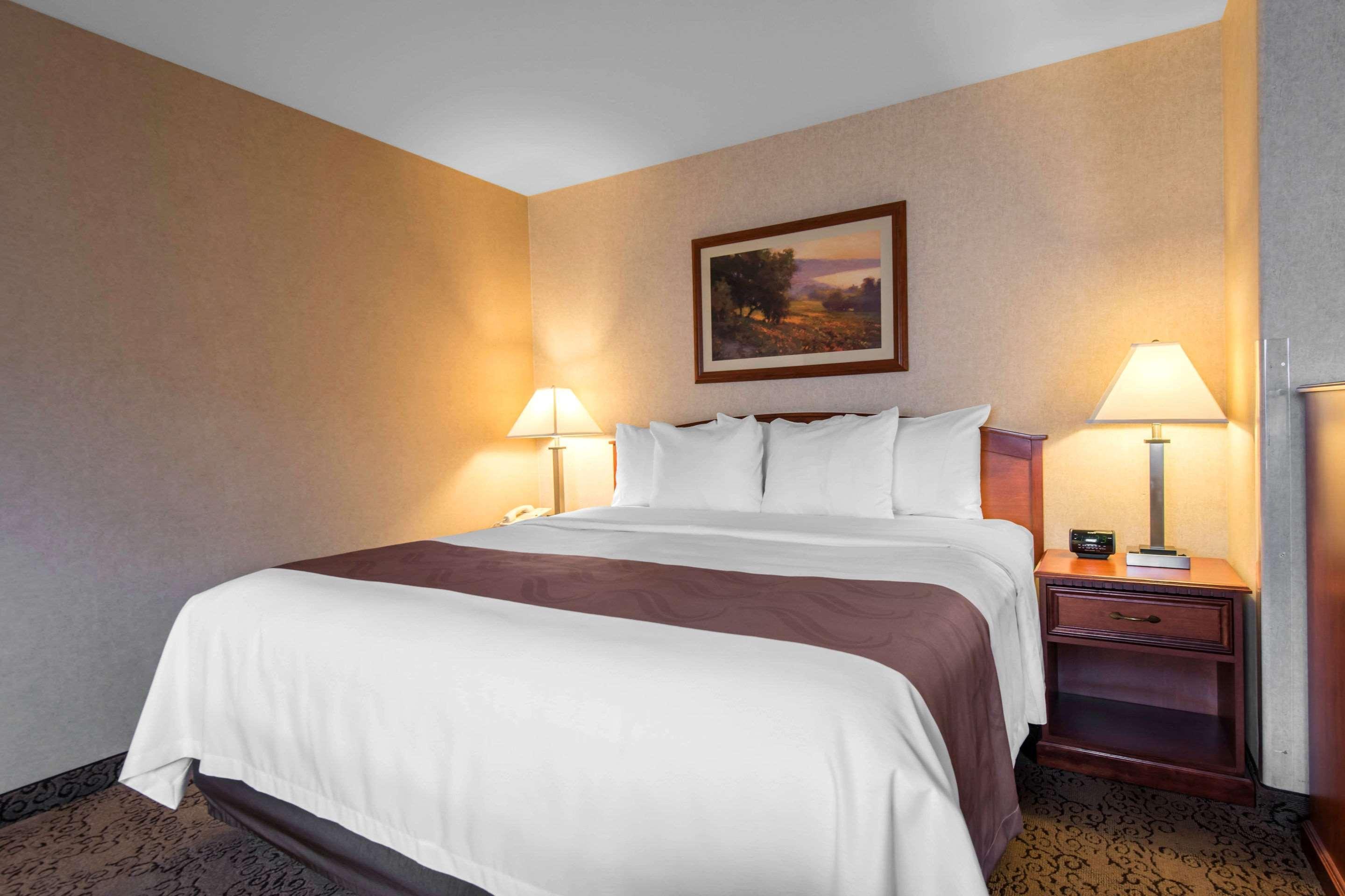Quality Inn Burlington Bagian luar foto