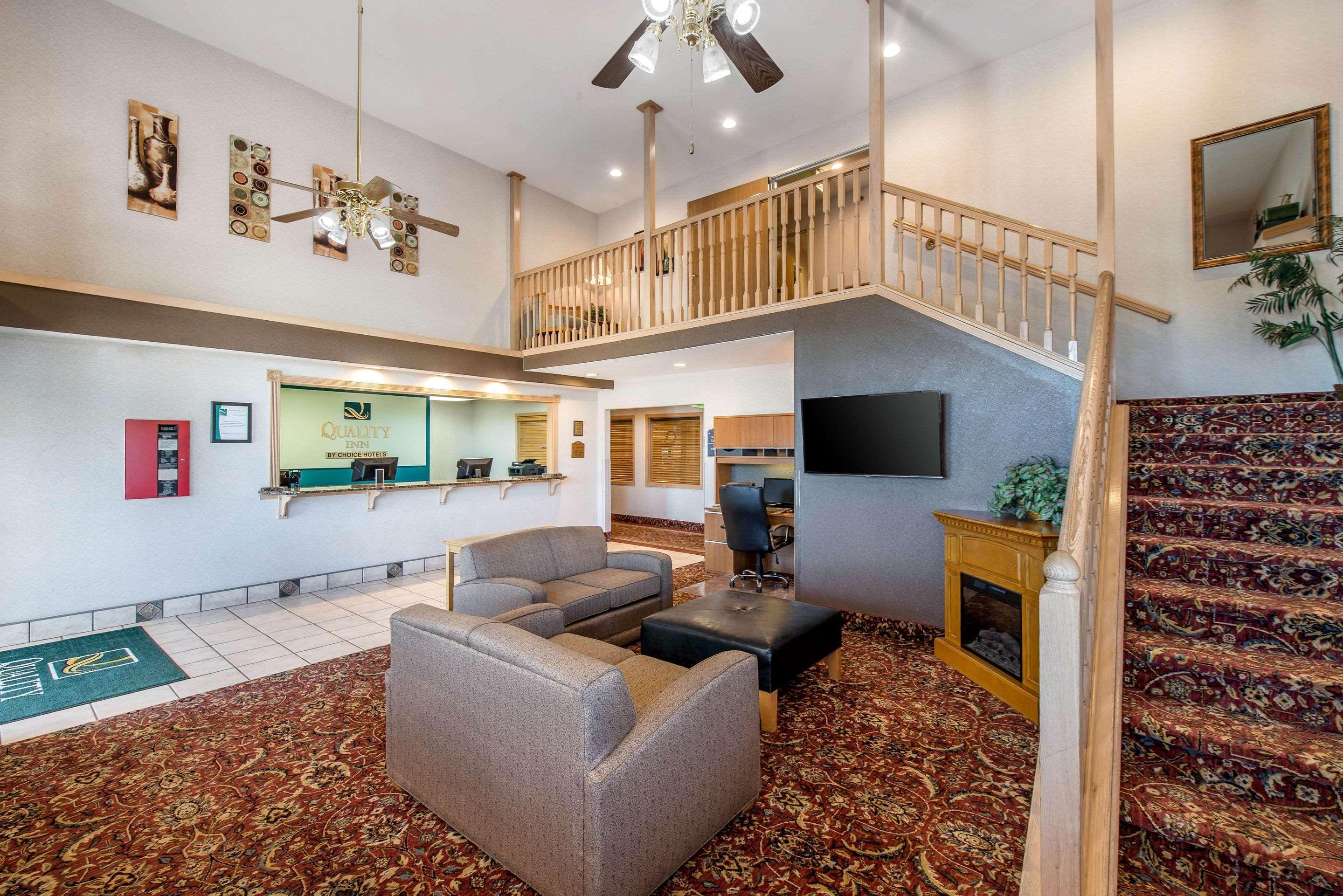 Quality Inn Burlington Bagian luar foto