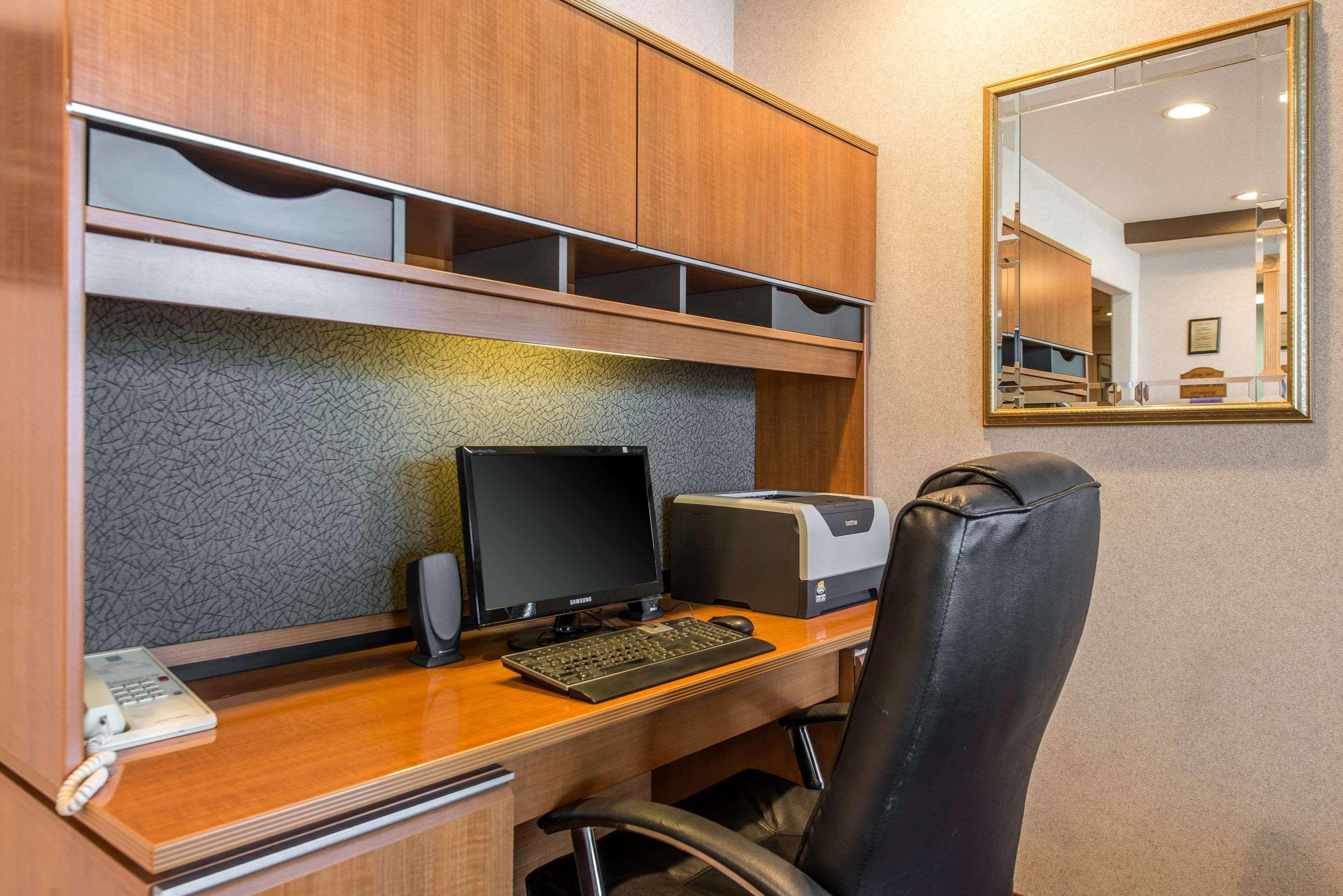 Quality Inn Burlington Bagian luar foto