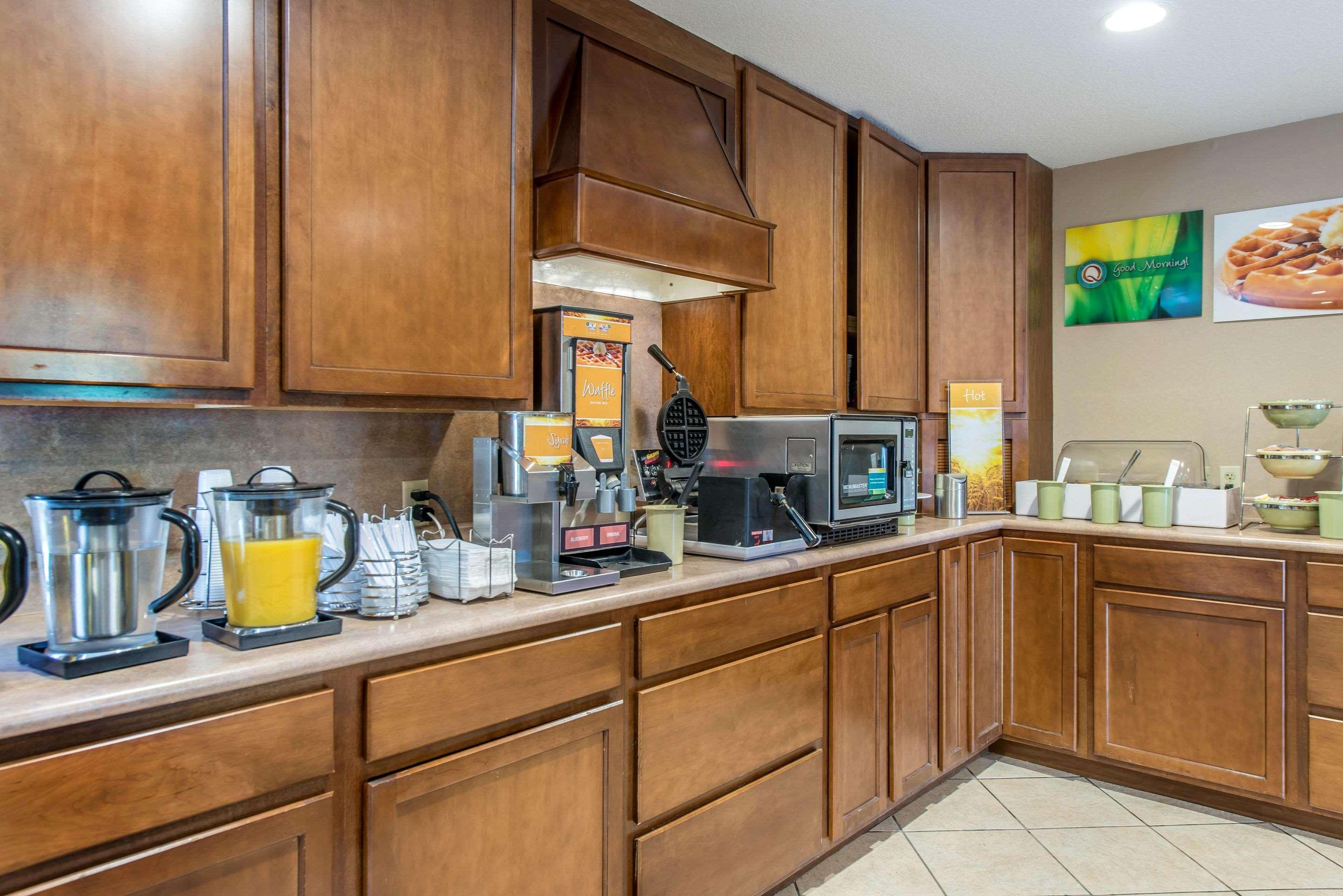 Quality Inn Burlington Bagian luar foto