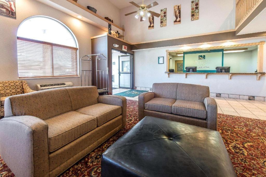 Quality Inn Burlington Bagian luar foto